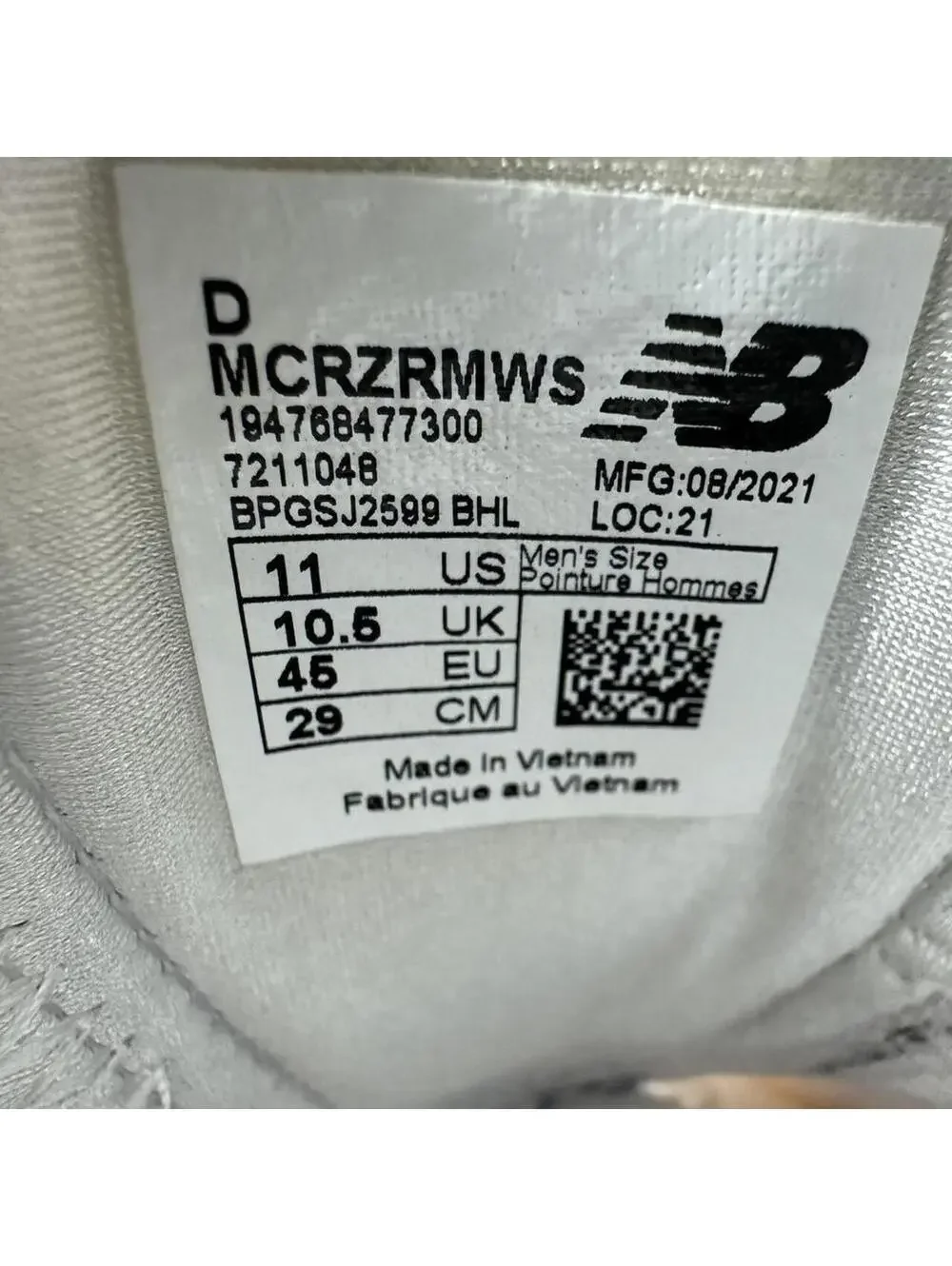 New Balance Men's White and Cream Trainer